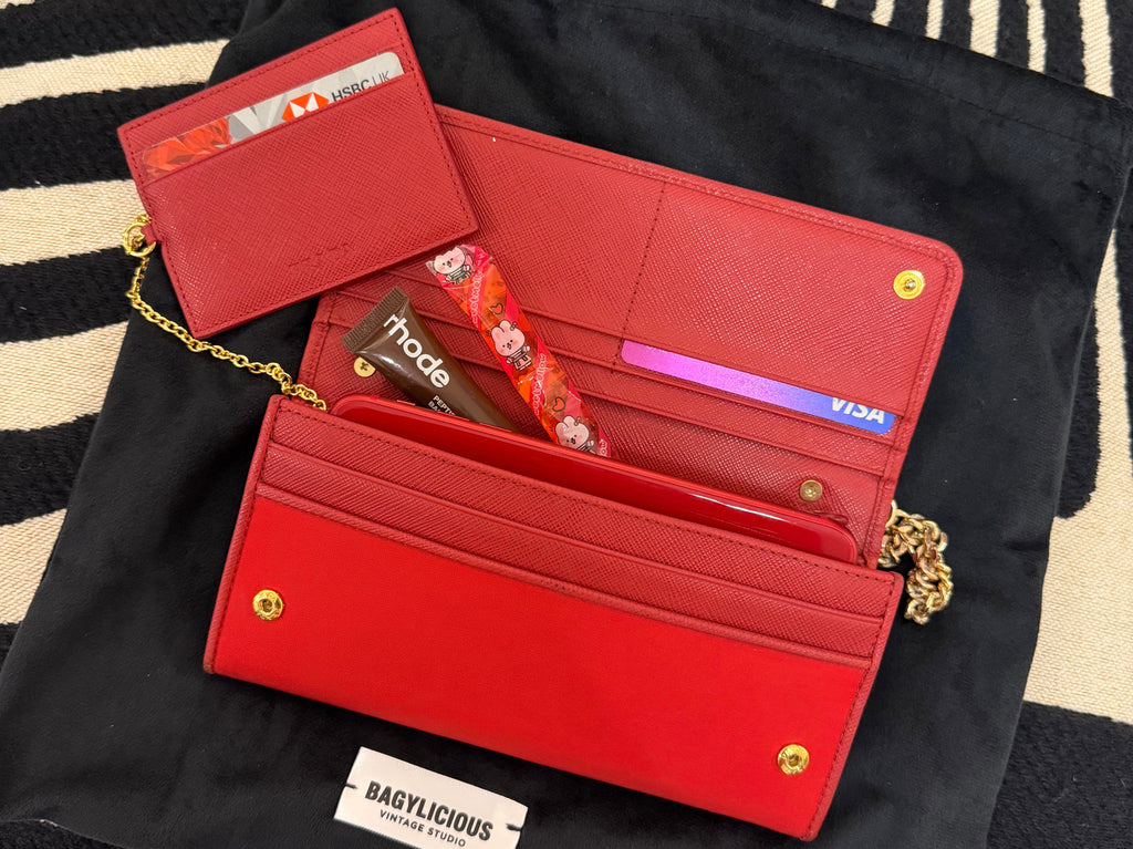 Prada Wallet on Chain in Nylon Rosso con Porta Carte Coordinato