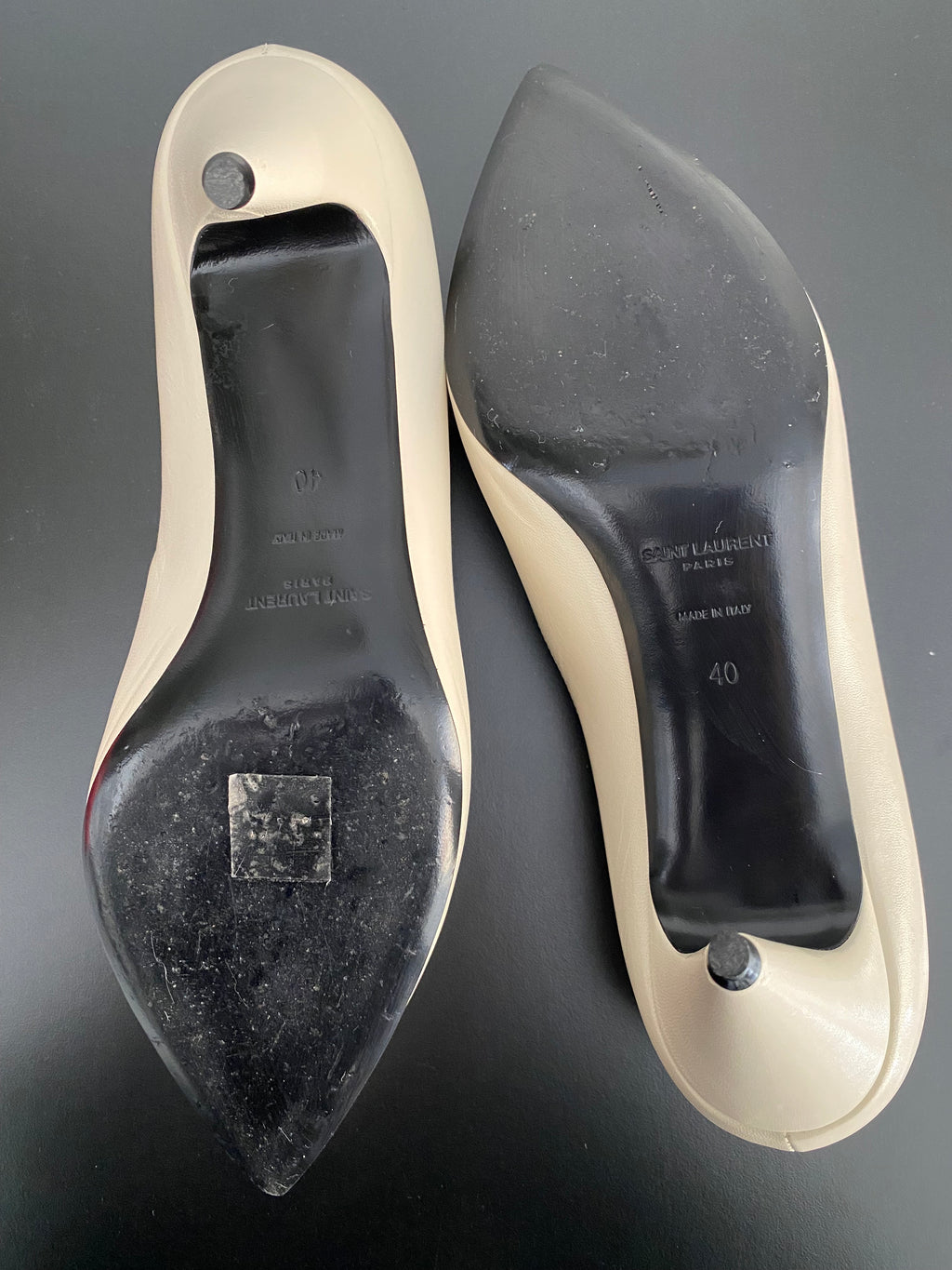 Saint Laurent Anaïs Bow Smooth Leather Pumps in Pelle Avorio – 40