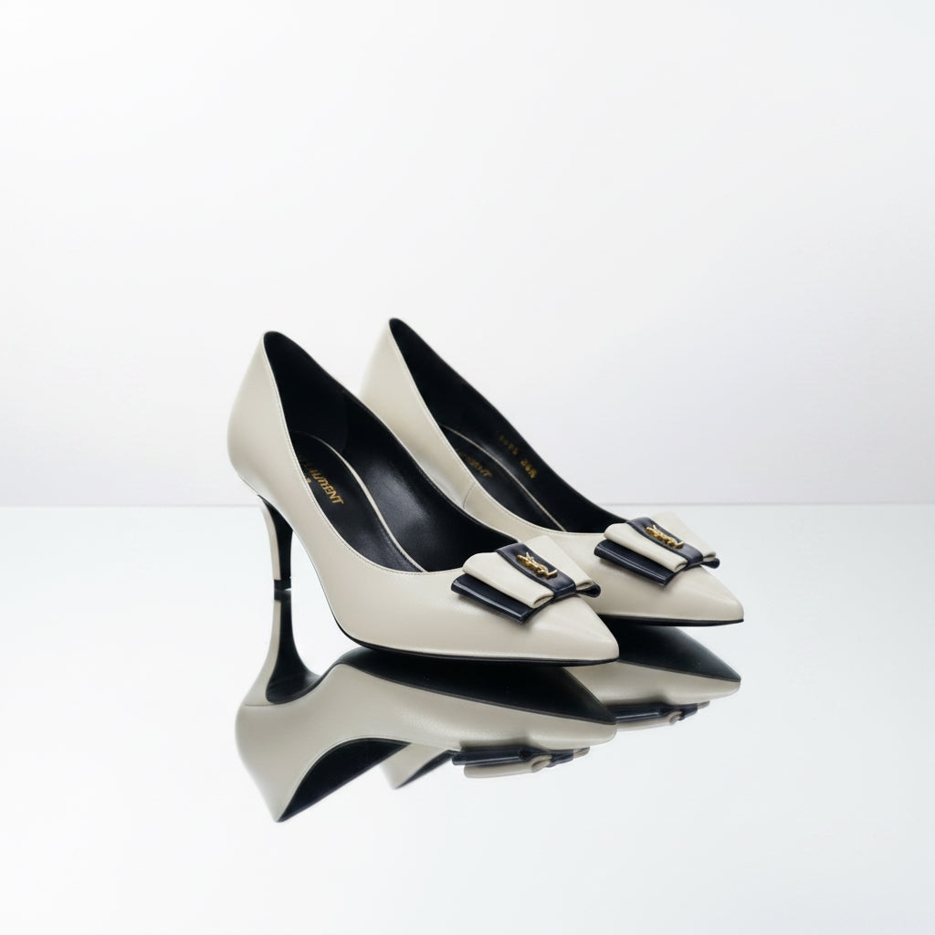 Saint Laurent Anaïs Bow Smooth Leather Pumps in Pelle Avorio – 40