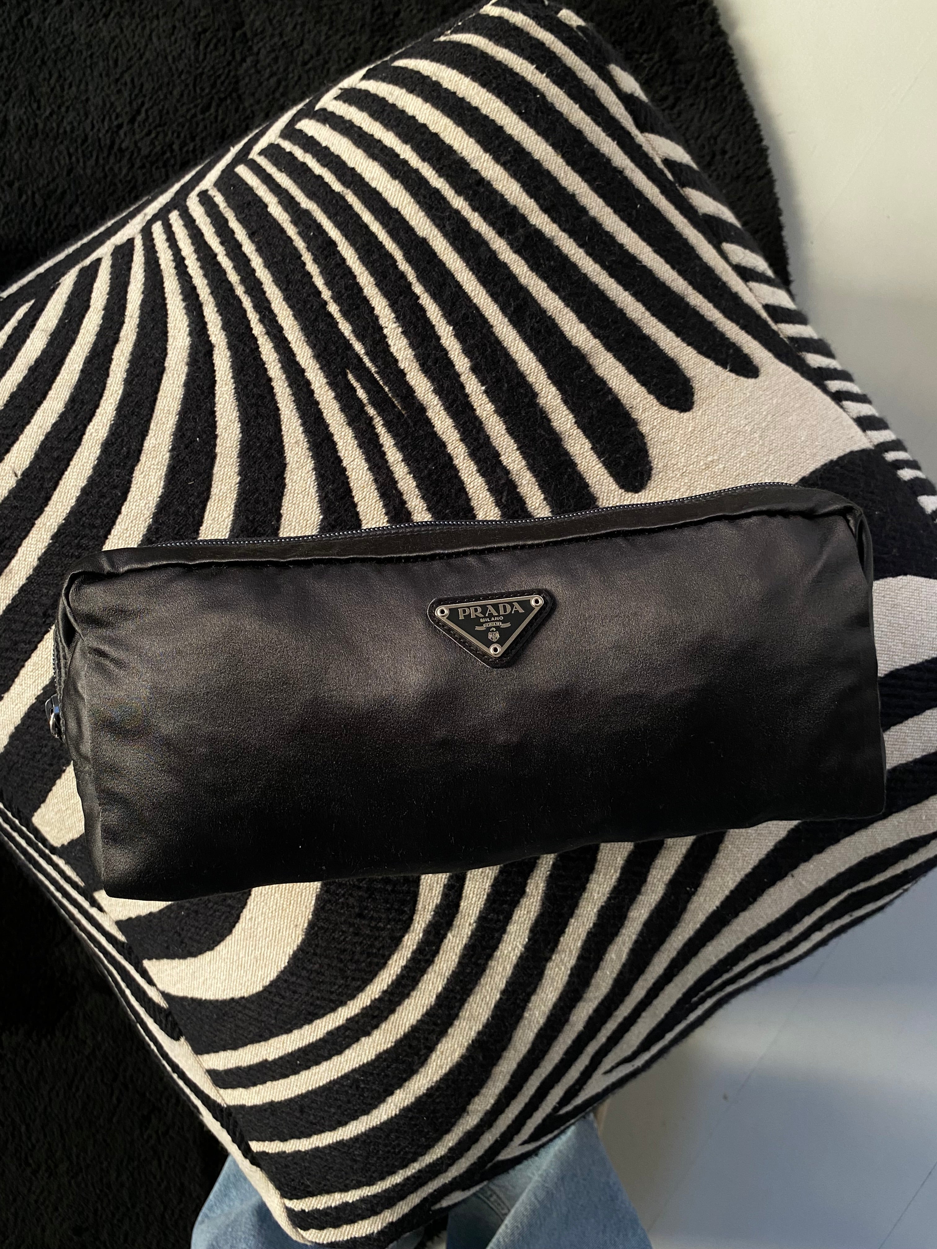 Prada Pochette Satin Nero