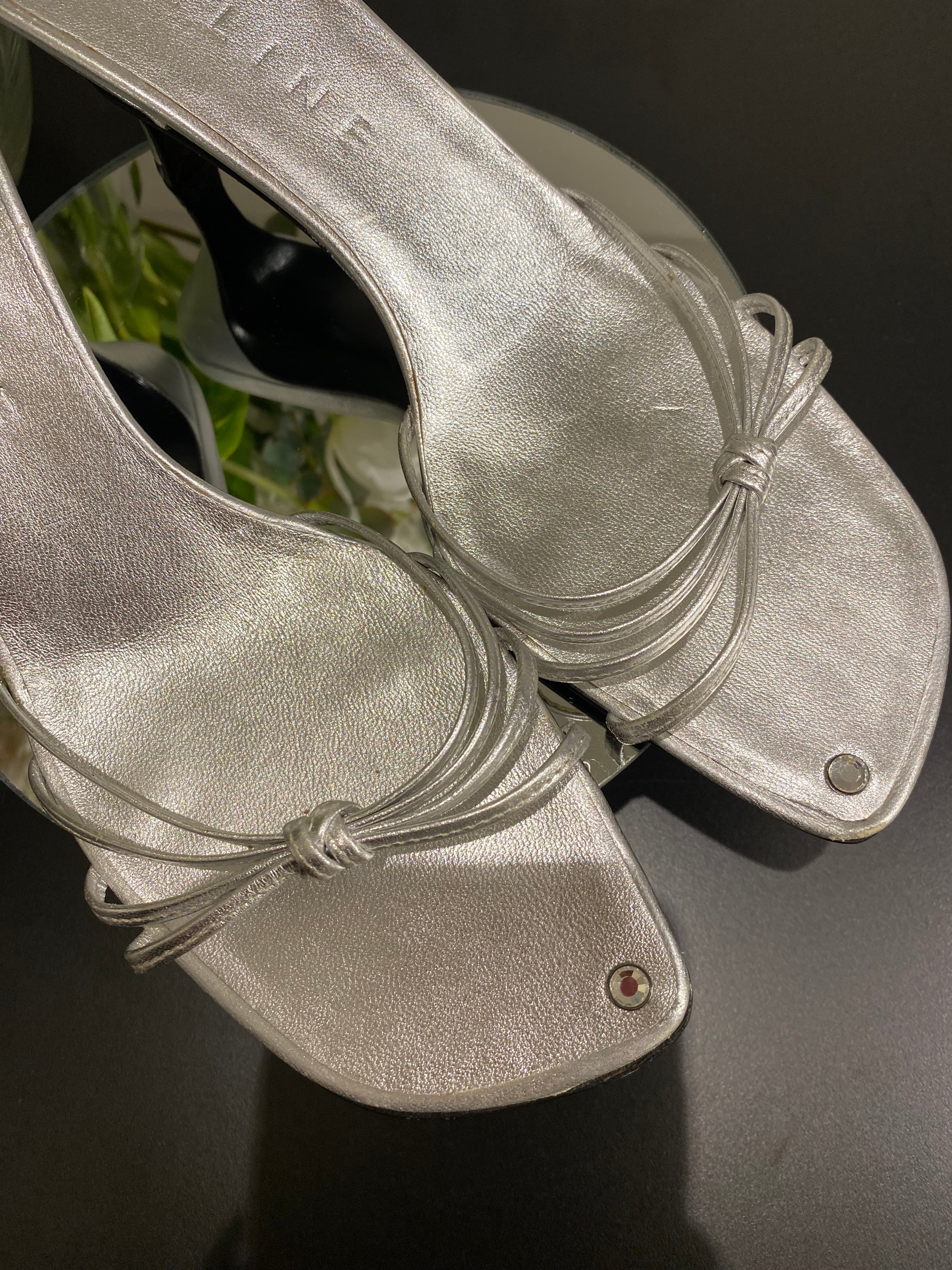 CÉLINE Vintage Minimalist Strappy Kitten Heels – Archive 90s/Y2K