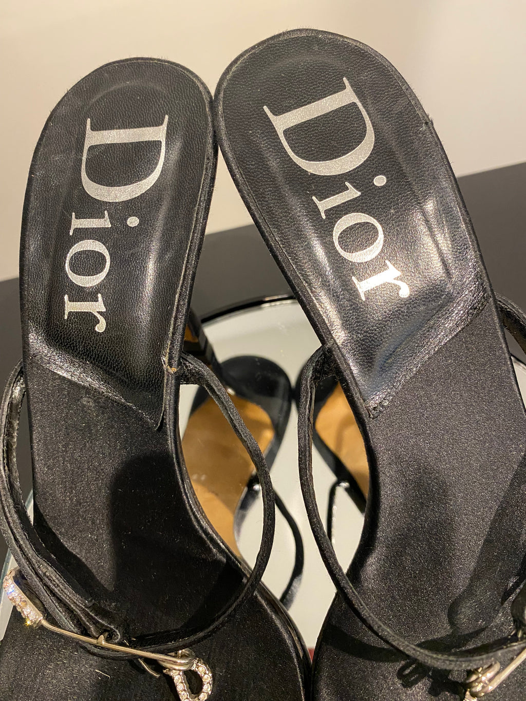 Christian Dior by John Galliano Black Satin Heels with Dior Charms 38·Ottime·Dior