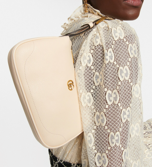 Gucci Aphrodite Small Leather Shoulder Bag in pelle martellata color crema