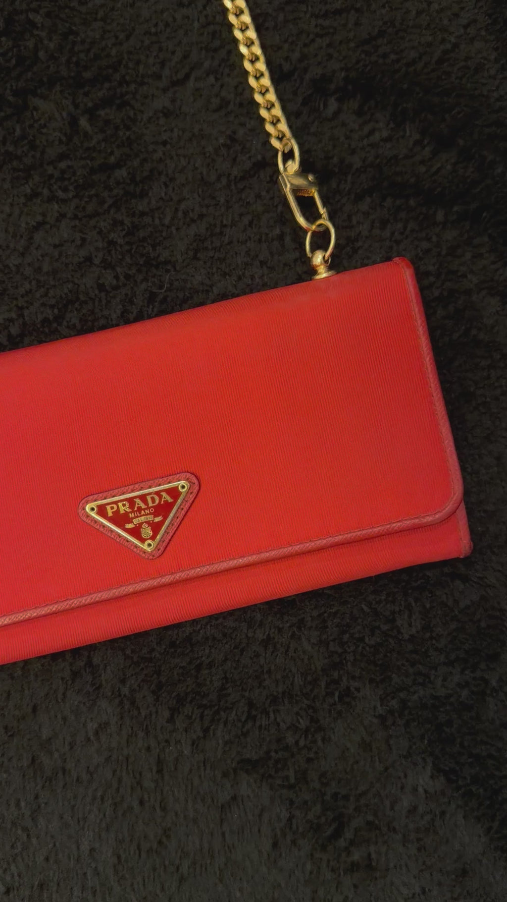 Prada Wallet on Chain in Nylon Rosso con Porta Carte Coordinato